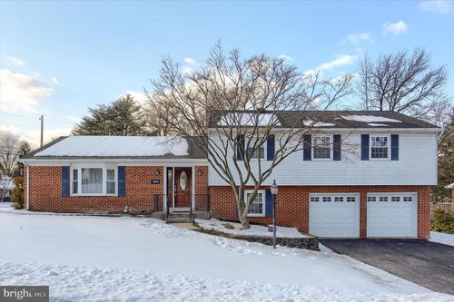 500 Deubler Rd, CAMP HILL, PA, 17011-2016 | Card Image