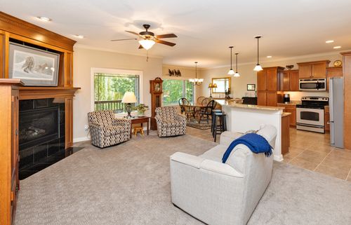 812 Nw 20th Ln, Ankeny, IA, 50023-8958 | Card Image