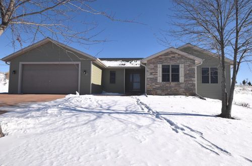 W1401 Valley View Ct, Ixonia, WI, 53036-9475 | Card Image