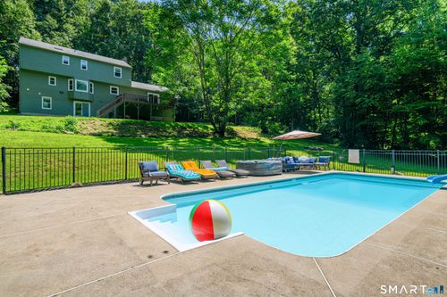 26 Mountain Laurel Ln, Sandy Hook, CT, 06482-1529 | Card Image