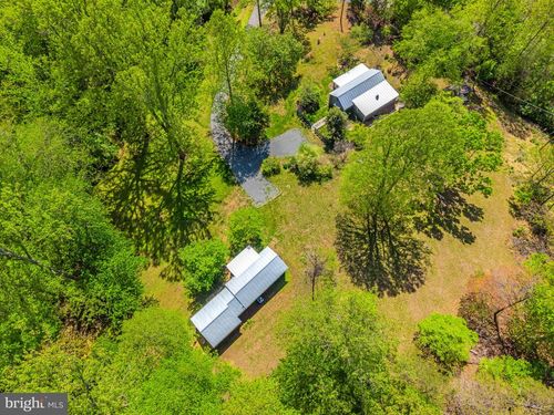240 Whorton Hollow Rd, CASTLETON, VA, 22716-2949 | Card Image
