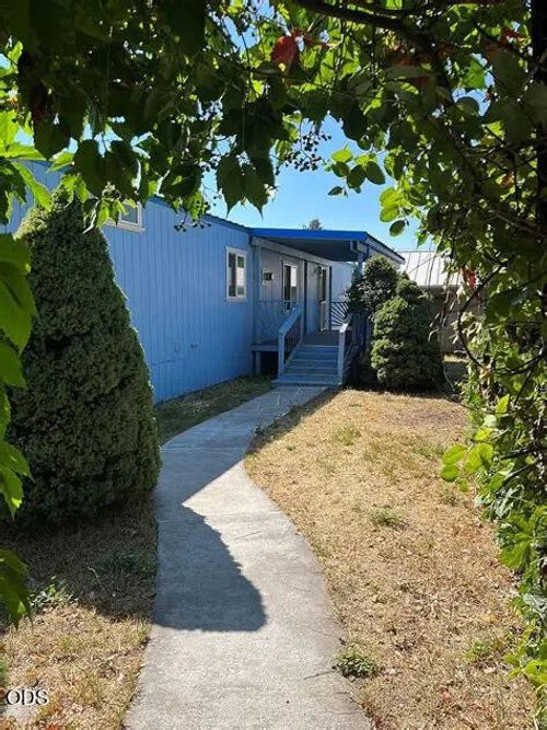 m-32048-4014 Delaware Ave, Klamath Falls, OR, 97603-6645 | Card Image