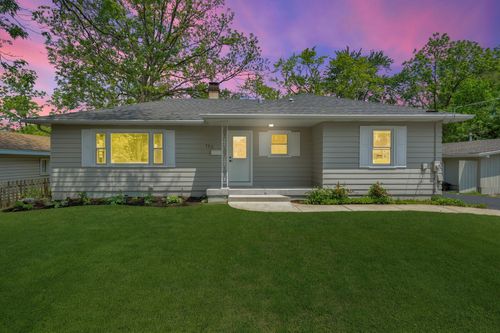 122 Tower Rd, Barrington, IL, 60010-4244 | Card Image