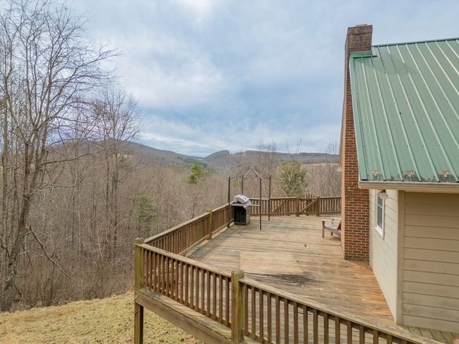 913 Kanawha Ridge Rd, House other with 3 bedrooms, 2 bathrooms and null parking in Dugspur VA | Image 4