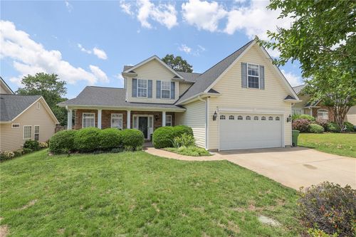 204 Silver Run Ln, Greenville, SC, 29607-5376 | Card Image