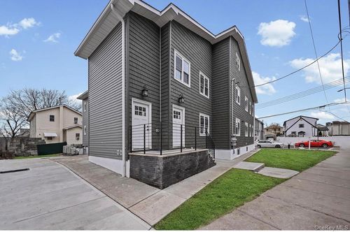 118-11 E Lakeview Blvd, New York, NY, 11434 | Card Image