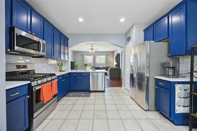 21722 Rainfall Park Dr, House other with 6 bedrooms, 4 bathrooms and 2 parking in Spring TX | Image 11