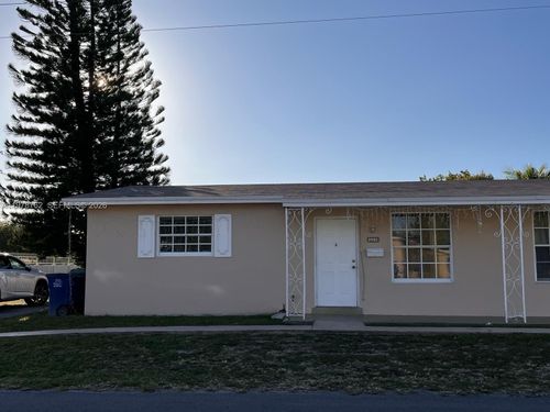 2-200 Sw 11th St, Hallandale Beach, FL, 33009-7040 | Card Image