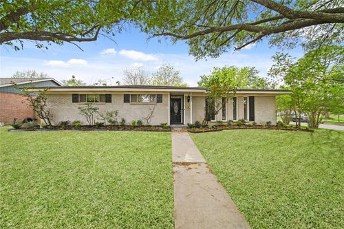 8302 Braeburn Valley Dr, Houston, TX, 77074-4410 | Card Image