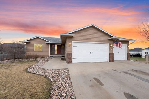 105 Dakota Cir Circle, Valley Springs, SD, 57068 | Card Image