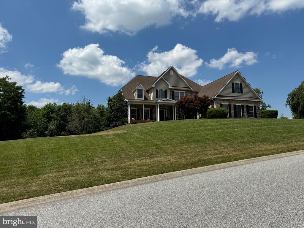 Hunters Chase , Etters, PA 17319