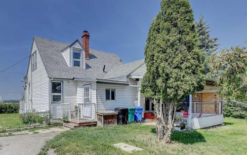 1111 7th Avenue, Beaverlodge, AB, T0H0C0 | Card Image