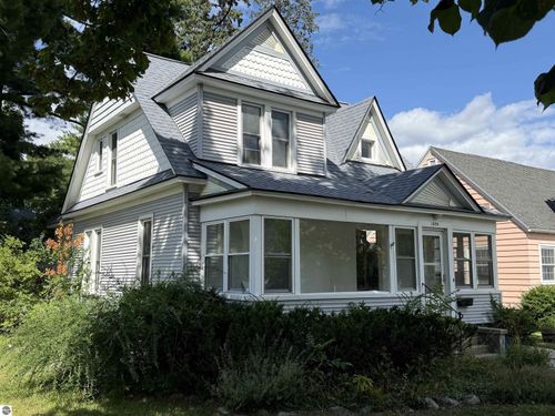 1024 W Front St, Traverse City, MI, 49684-2314 | Card Image