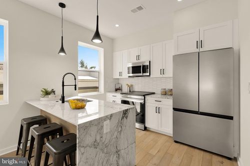 7-2606 41st St Nw, WASHINGTON, DC, 20007-1256 | Card Image