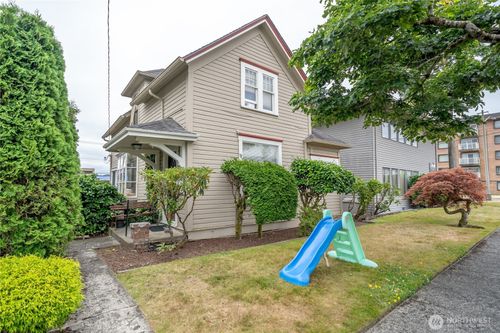 105 E 2nd St, Aberdeen, WA, 98520-5213 | Card Image