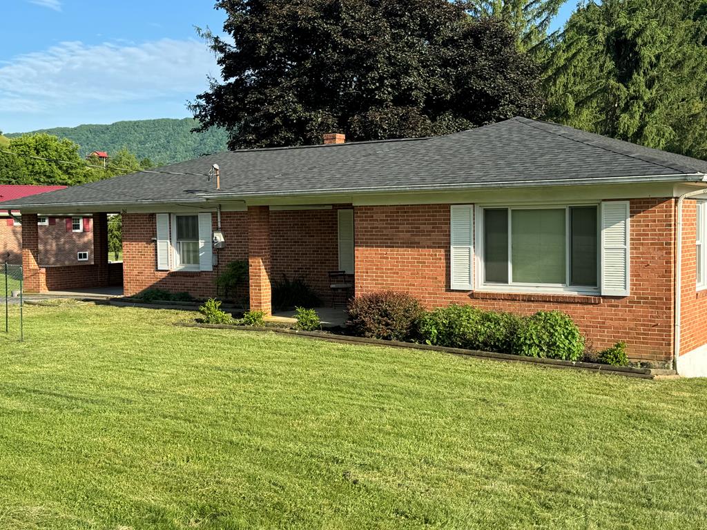 Harman St, North Tazewell, VA 24630