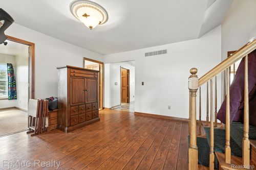 4294 Rochester Rd, Dryden, MI, 48428-9628 | Card Image