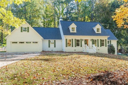 102 Tomahawk Trl, Lexington, NC, 27295-8632 | Card Image