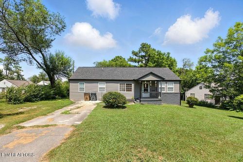 2021 Saxton Ave, Knoxville, TN, 37915-1945 | Card Image