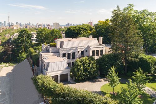 17 Ardwold Gate, Toronto, ON, M5R2W1 | Card Image