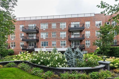 2f-25 Canterbury Rd, Great Neck, NY, 11021-2124 | Card Image