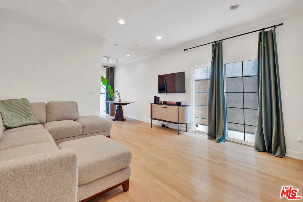 Residential in North Hollywood