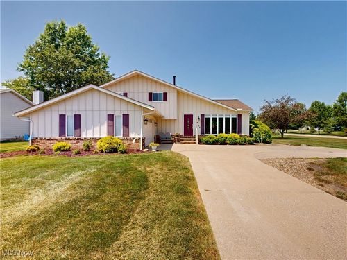 4168 Sequoia Dr, Medina, OH, 44256-9044 | Card Image