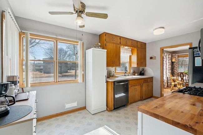 Kitchen with eat in area if desired | Image 17
