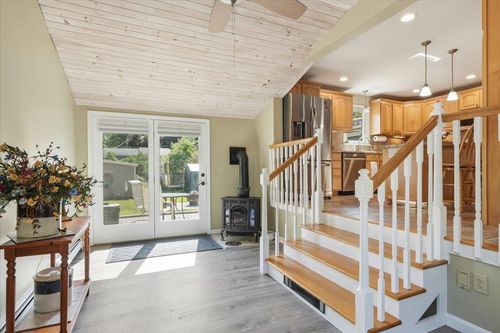 2047 North Avenue, Burlington, VT, 05408 | Card Image