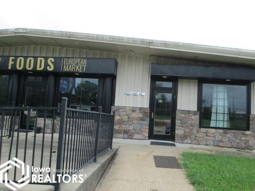 1812 Court Ave, Chariton, IA, 50049-1904 | Card Image