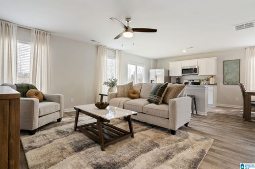 173 Driftwood Ln, LINCOLN, AL, 35096-4111 | Card Image