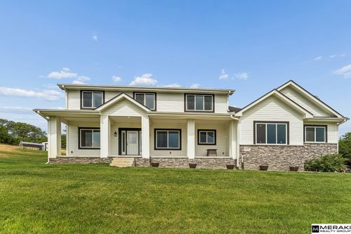 10270 Crystal Lake Dr, Blair, NE, 68008-7579 | Card Image