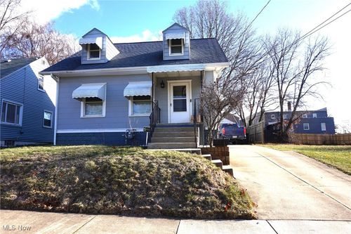 2083 17th St Sw, Akron, OH, 44314-2733 | Card Image