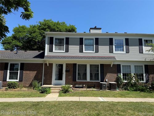 2768 Glenbridge Ct, Ann Arbor, MI, 48104-6728 | Card Image