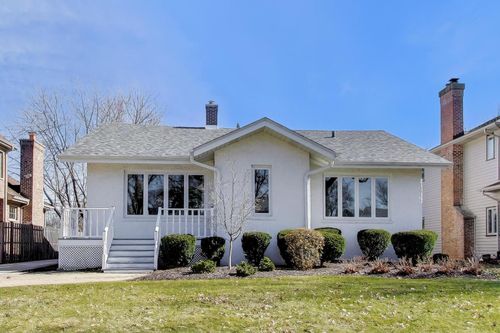 57 Chestnut Ave, Clarendon Hills, IL, 60514-1249 | Card Image