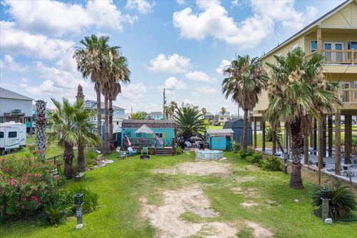 915 Meynig Dr, Crystal Beach, TX, 77650 | Card Image