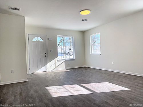 2203 Emerson St, Westland, MI, 48186-4636 | Card Image