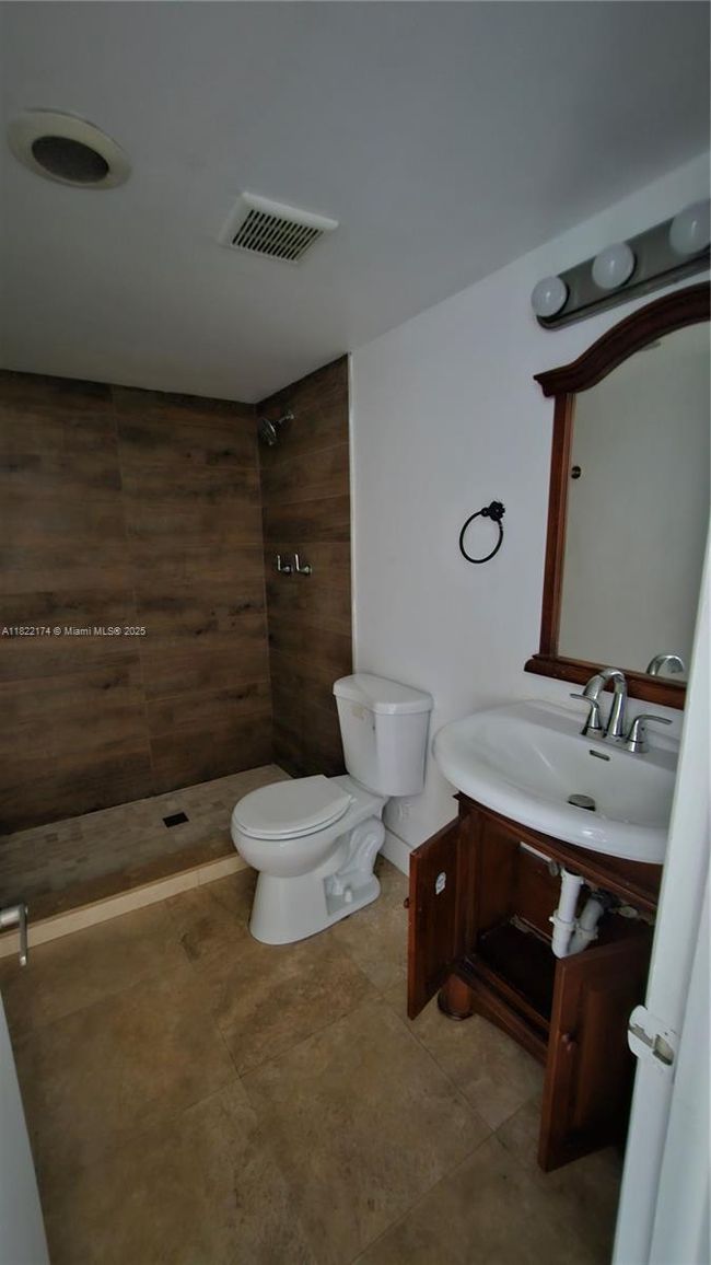 APT-133 - 608 Ne 2 Nd St, Condo with 2 bedrooms, 2 bathrooms and null parking in Dania Beach FL | Image 32