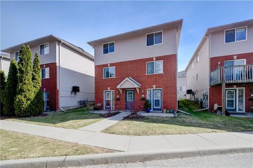 8d-139 Brighton St, Waterloo, ON, N2J4Z5 | Card Image