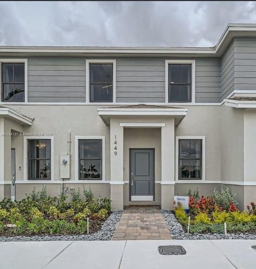 1221 Ne 3rd Ave, Florida City, FL, 33034-3427 | Card Image