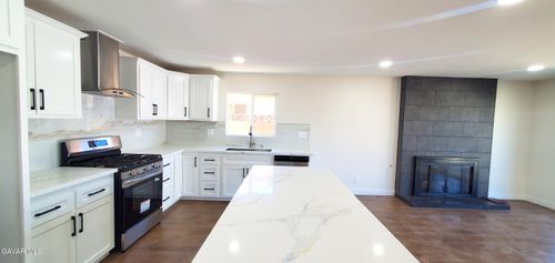 133 E Avenue Q4, Palmdale, CA, 93550-3643 | Card Image
