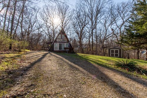 110 Indian Hills Dr, Putnam, IL, 61560-9420 | Card Image