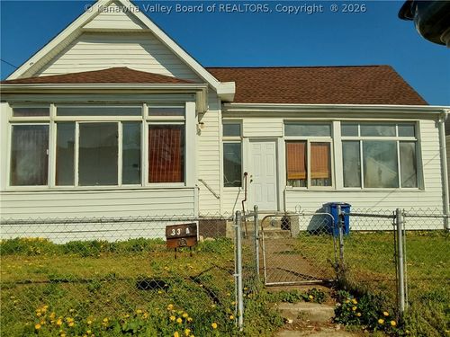 33 Ohio Ave, Charleston, WV, 25302-2241 | Card Image