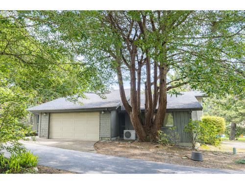 17454 Bluff Dr, Brookings, OR, 97415-7102 | Card Image