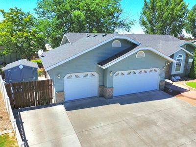 951 Aspenwood Ln, House other with 3 bedrooms, 2 bathrooms and 3 parking in Twin Falls ID | Image 2