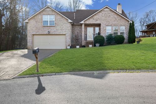105 Hanover Ct, Hendersonville, TN, 37075-2298 | Card Image