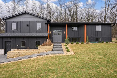 1810 Mayowood Rd Sw, Rochester, MN, 55902-1056 | Card Image