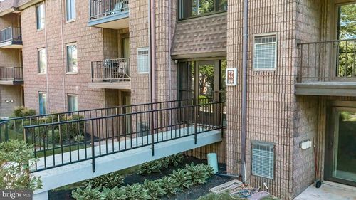 81 Oakridge Dr, LANGHORNE, PA, 19047-1037 | Card Image