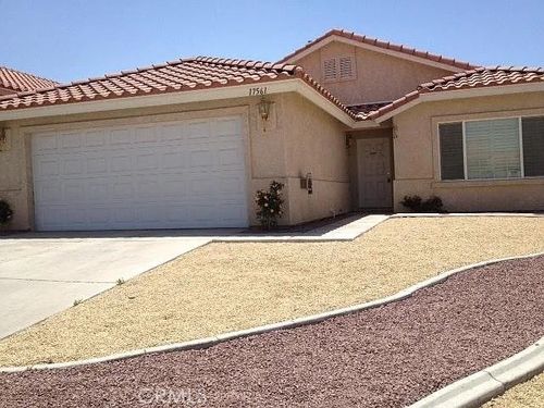 17561 Electra Dr, Victorville, CA, 92395-7765 | Card Image