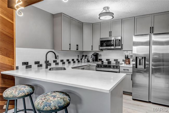 F - 225 Hemingway Ln, Condo with 2 bedrooms, 2 bathrooms and 2 parking in Weldon Spring MO | Image 12